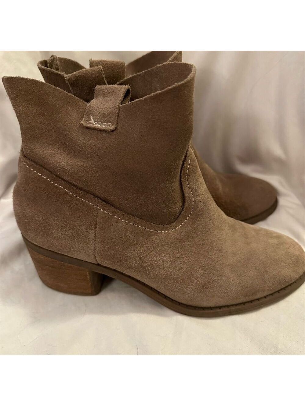 Carlos Santana Women's Ankle Booties Size 8 Brown Suede Casual Chic
